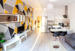 Apartamentos Amarillo y Turquesa